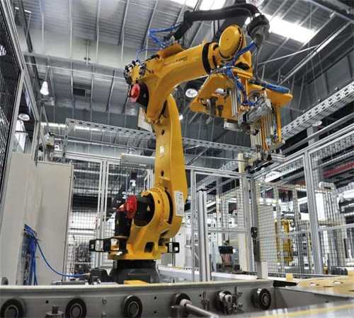 2015年重庆机器人整机产值预计将可以达到4亿元