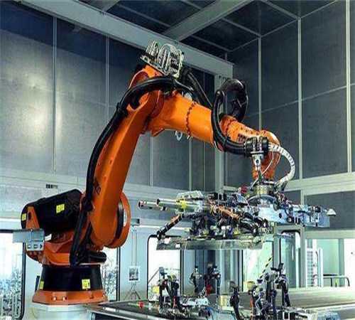 机械行业：下游投资复苏 工业机器人产量大增