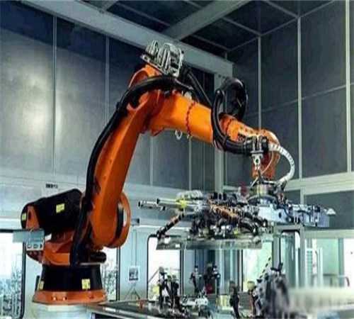 华中数控机器人与智能产线年营收超8亿 持续发力高端产品打造工业智能新生态