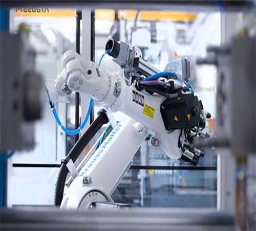 跨界合作，普渡机器人和蒙牛合力打造智慧新零售