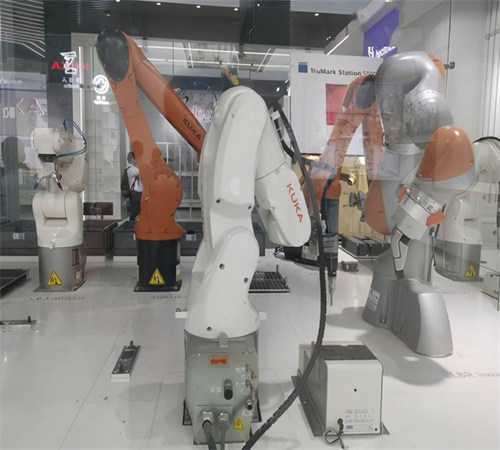 工业机器人:成本受制于进口核心零部件
