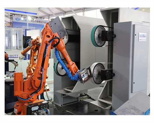 物流分拣机器人，优衣库东京仓库实现100%自动化，新款双臂机器人能完成曡衣